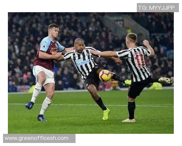 欧冠激战前瞻里昂迎战本菲卡双方阵容与战术分析