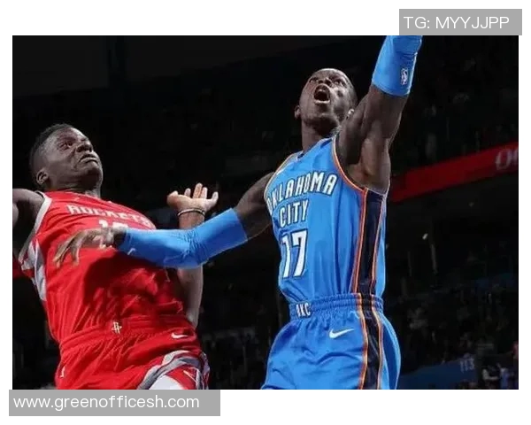 雷霆与火箭比赛延期的原因分析及影响探讨